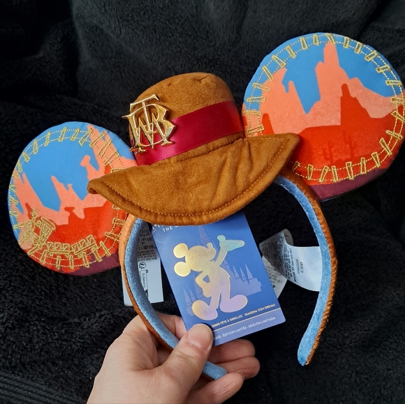 Mickey Main Attraction Thunder Mountain Ears